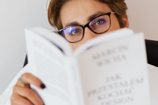 Can I Watch TV After Cataract Surgery? featured image